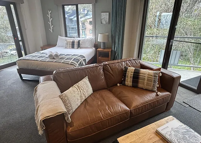Cedarwood Apartments